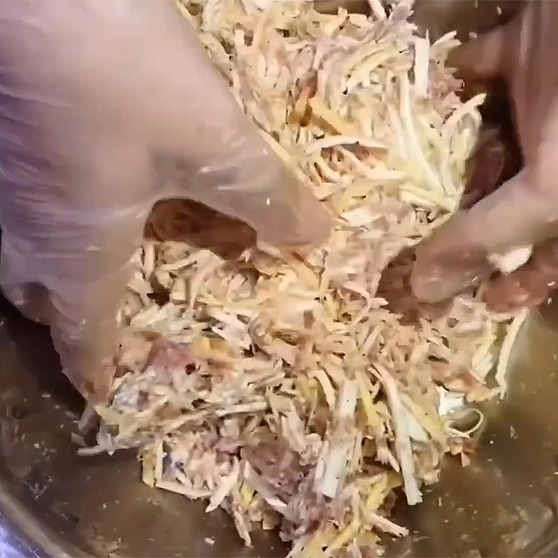 Bước 4 Trộn nhân chả giò Bún thịt nướng chả giò