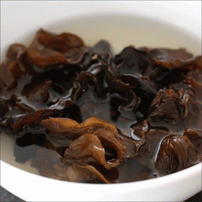 Bước 1 Trộn nhân chả giò Cách làm bún chả giò với chả giò tự làm