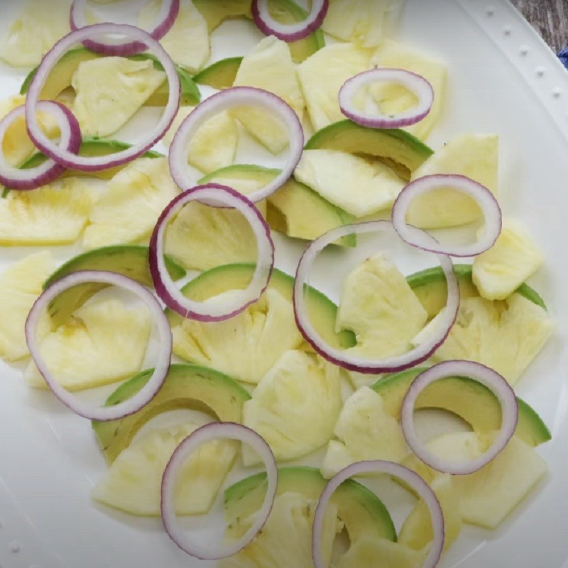 Bước 3 Trộn salad Salad bơ dứa