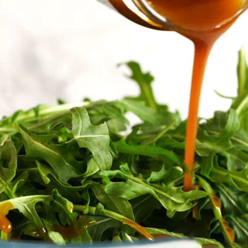 Bước 3 Trộn salad Rocket salad phô mai giấm