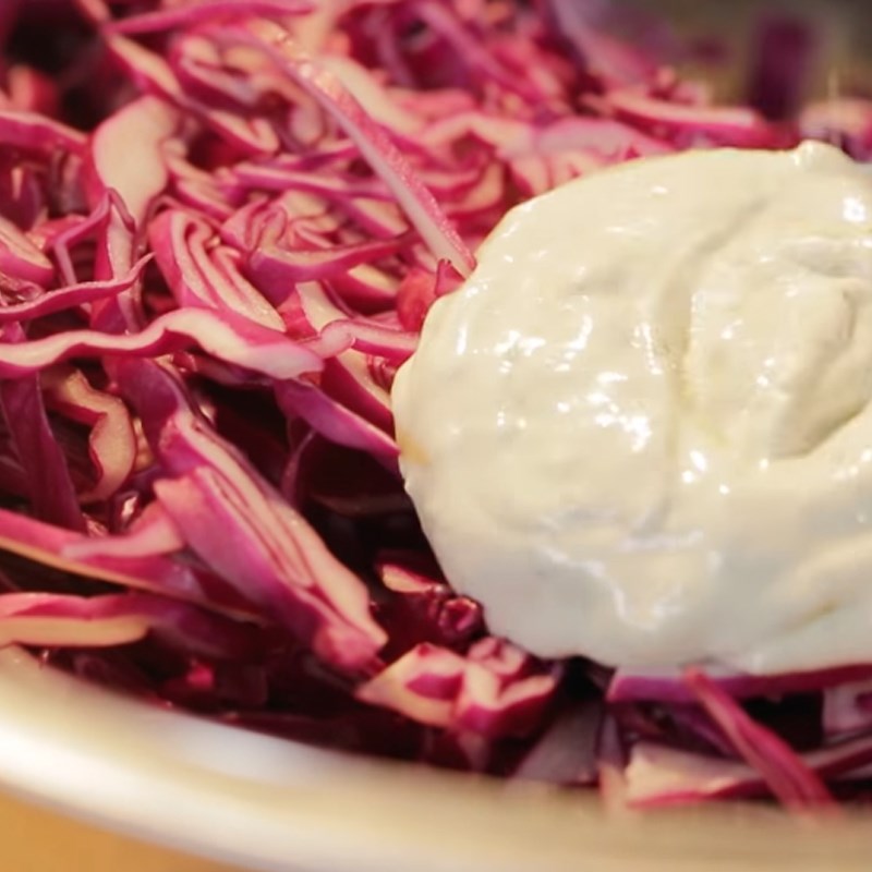 Bước 4 Trộn salad Salad kẹo óc chó bắp cải tím