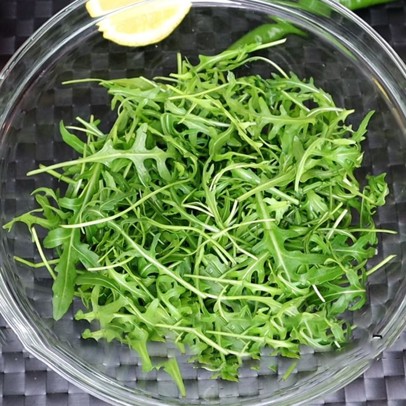 Bước 3 Trộn salad Rocket salad dưa leo lựu