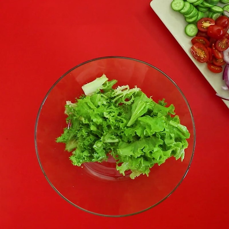 Bước 5 Trộn salad Salad cá hồi dầu giấm