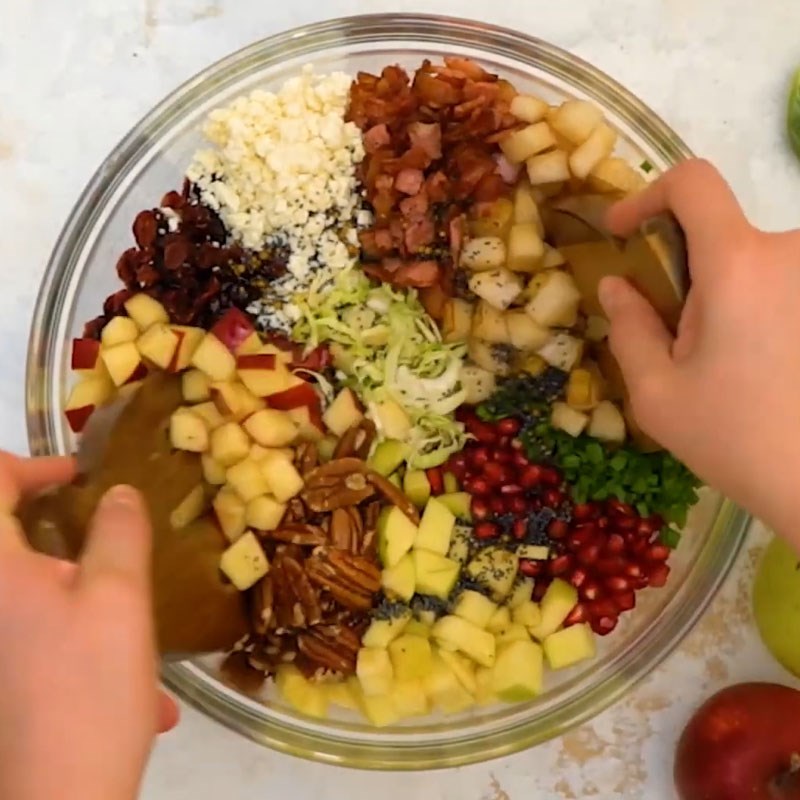 Bước 3 Trộn salad Salad bắp cải tí hon trái cây