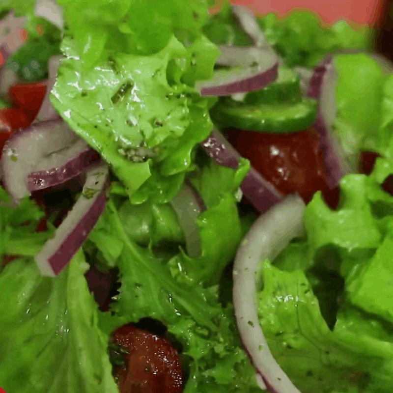 Bước 5 Trộn salad Salad cá hồi dầu giấm
