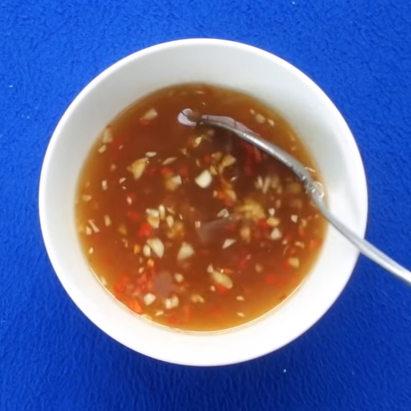 Bước 5 Trụng bún và làm nước chấm Bún cá lóc