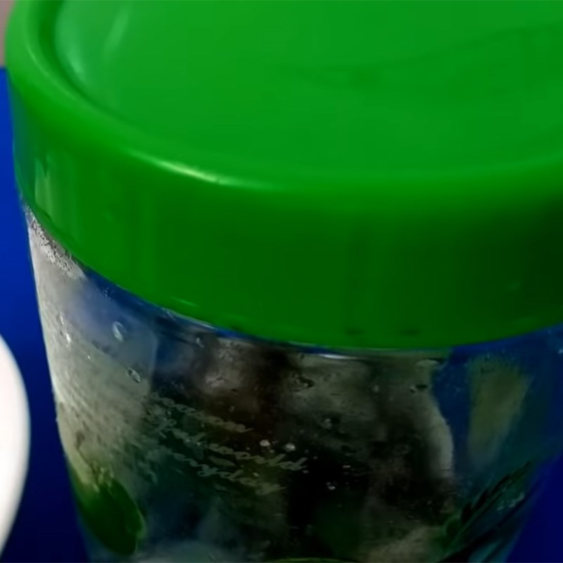 Bước 2 Ướp cá Mắm cá linh