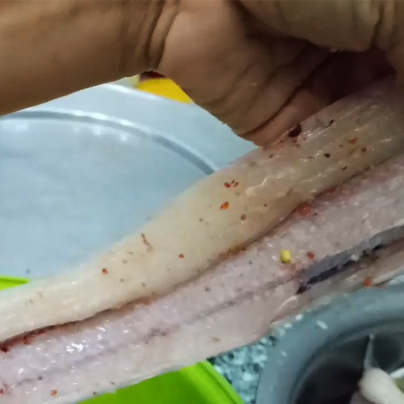 Bước 2 Ướp cá Khô cá hố