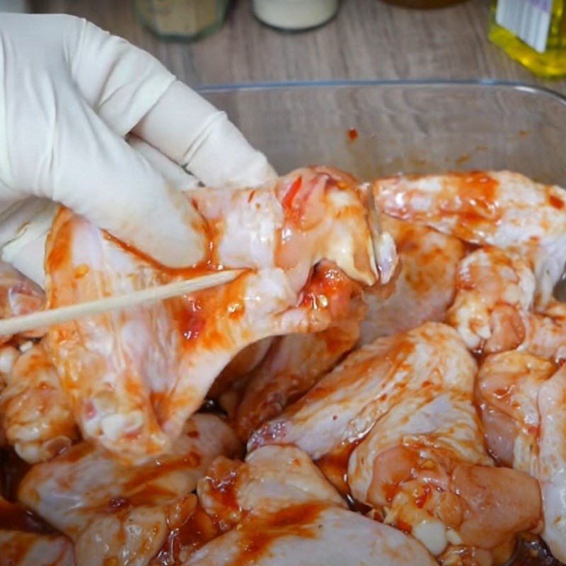 Bước 2 Ướp cánh gà Cánh gà nướng mật ong