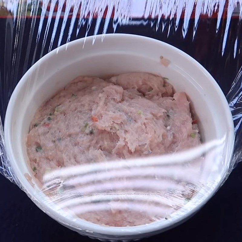 Bước 1 Ướp chả cá Canh chua cá thác lác