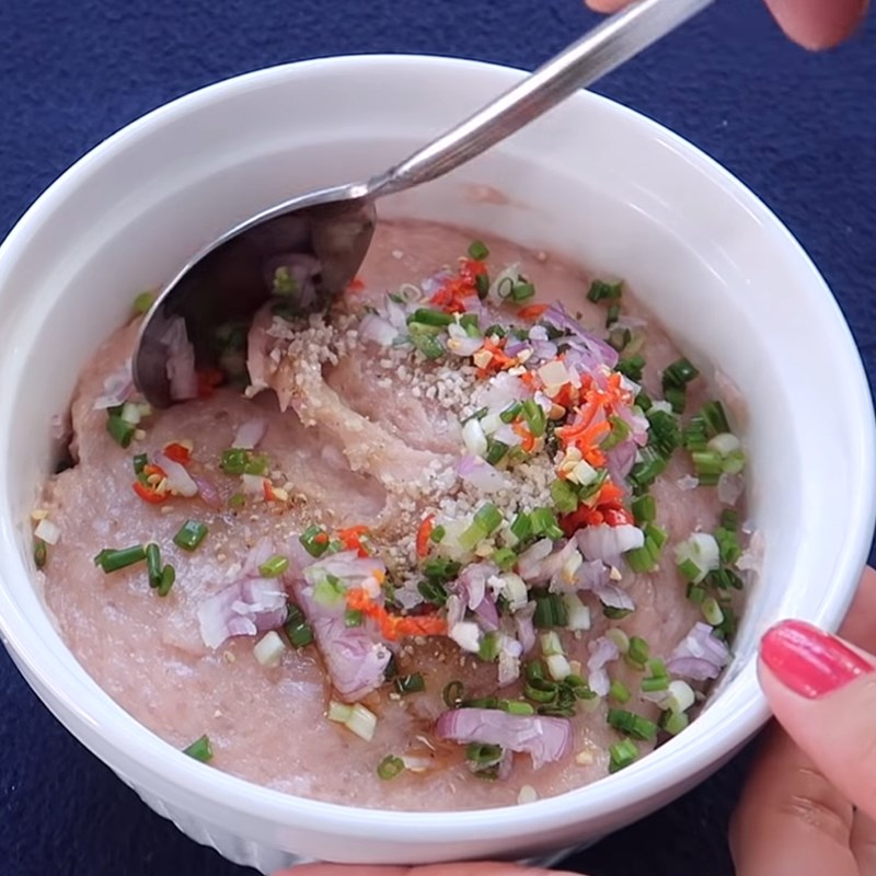 Bước 1 Ướp chả cá Canh chua cá thác lác