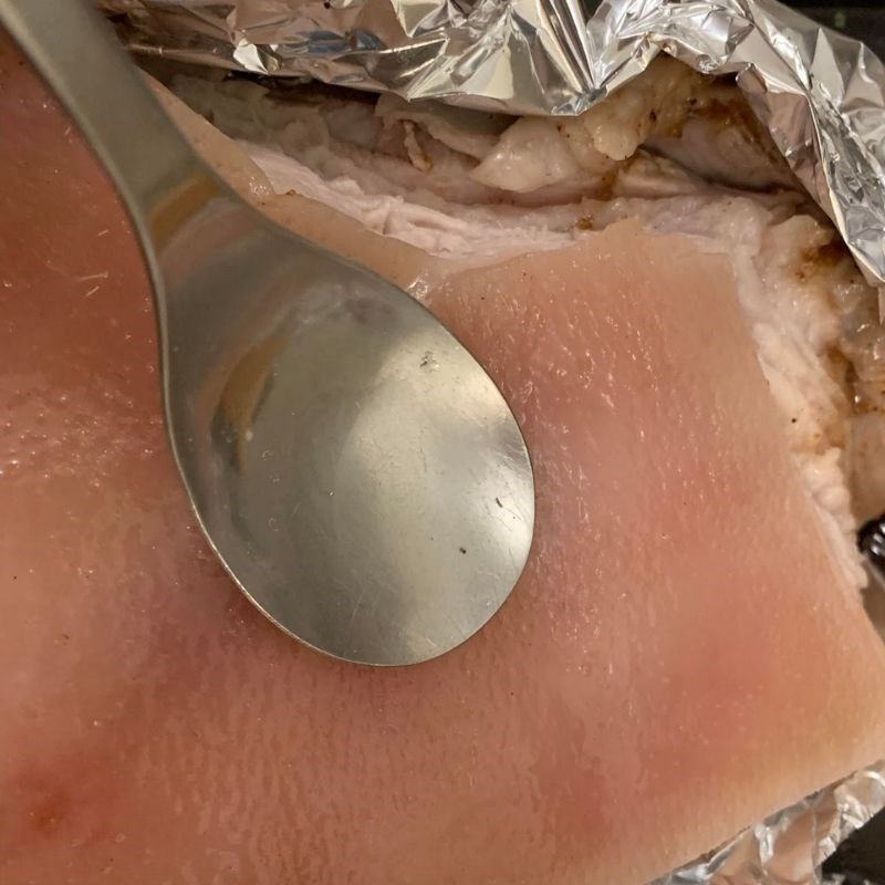 Bước 3 Ướp da thịt Thịt heo nướng da giòn