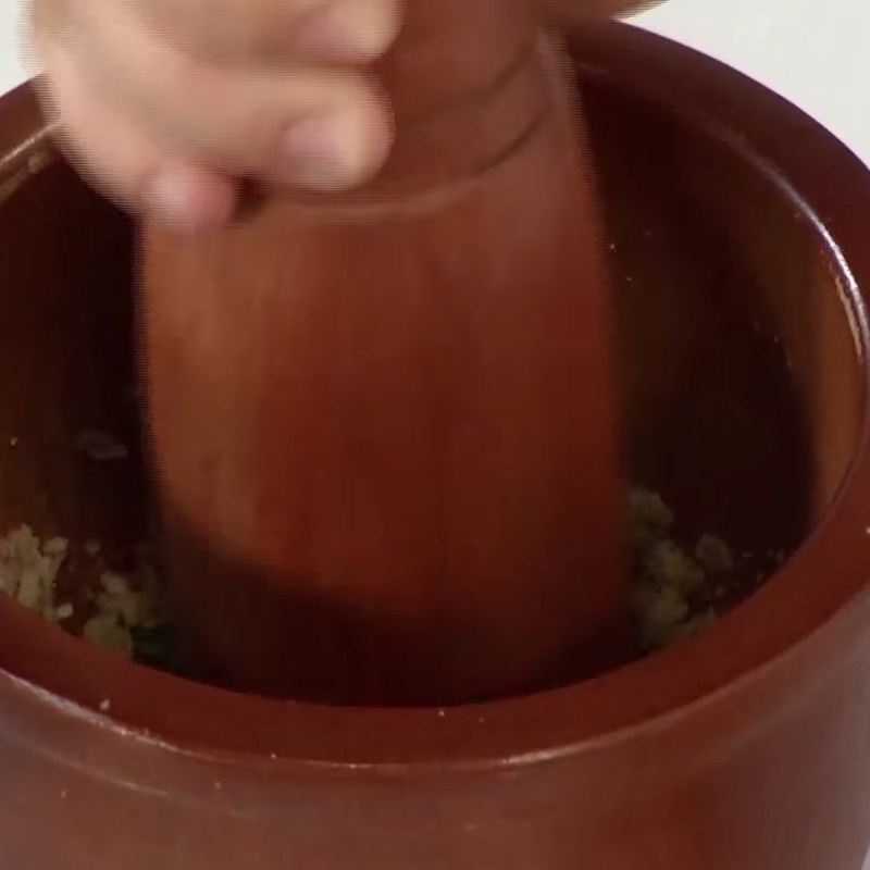 Bước 3 Ướp gà Canh gà lá é