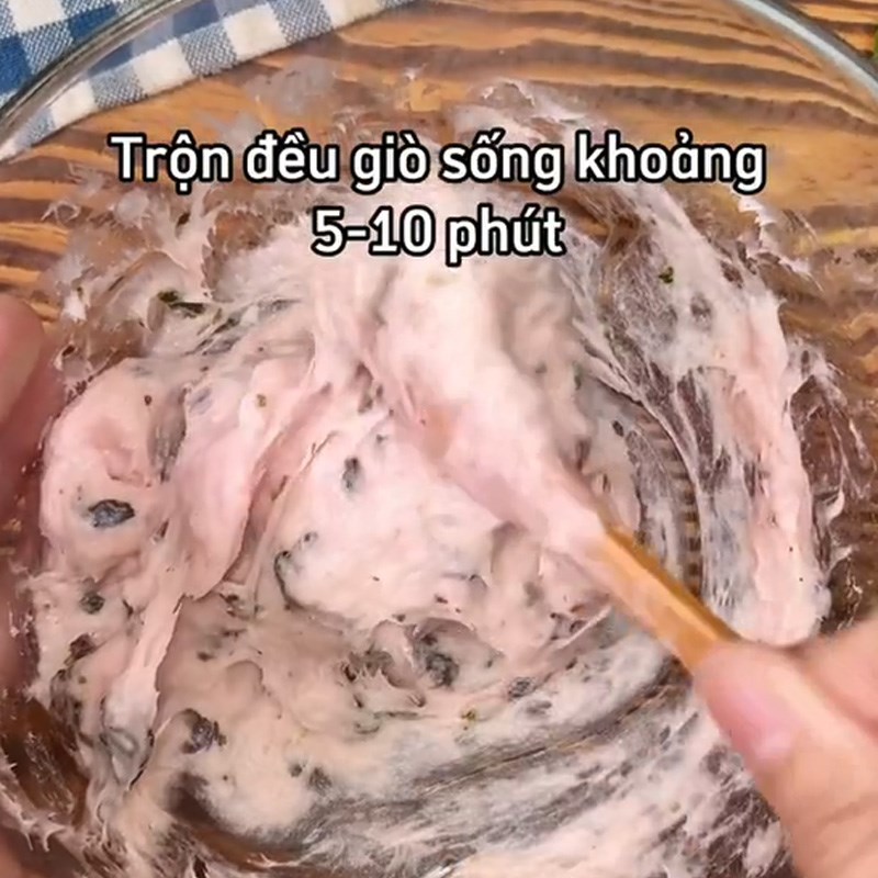 Bước 1 Ướp giò sống Chả giò rong biển (Công thức được chia sẻ từ TikTok Cách Nấu Ngon cùng Cách Nấu Ngon)