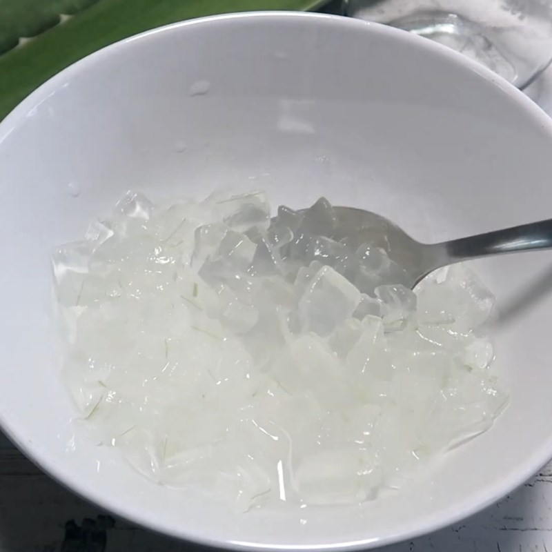 Bước 2 Ướp nha đam với đường Nước nha đam mật ong pha