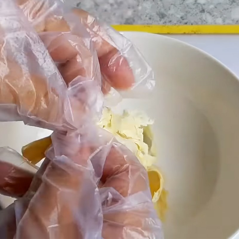 Bước 4 Ướp tàu hủ ky Chả lụa tàu hũ ky tươi