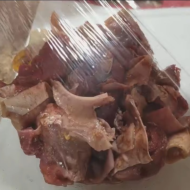 Bước 2 Ướp thịt bò Bò sốt vang kiểu Pháp