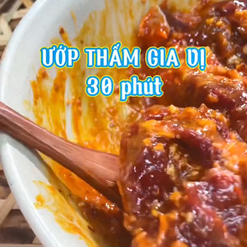 Bước 1 Ướp thịt bò Lẩu bò sa tế (Công thức được chia sẻ từ TikTok Cách Nấu Ngon cùng Cách Nấu Ngon)