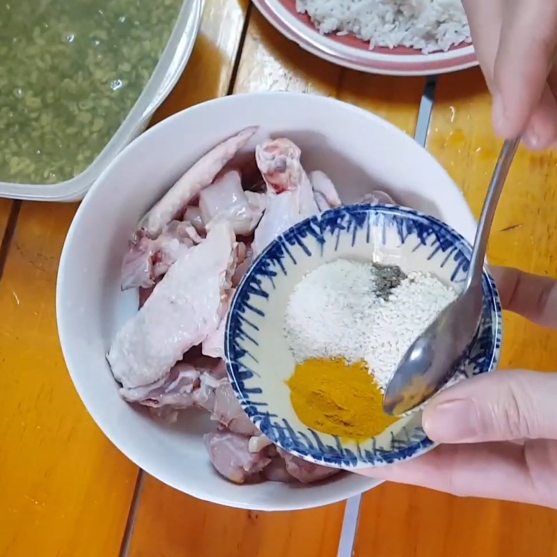 Bước 2 Ướp thịt gà Cháo gà đậu xanh
