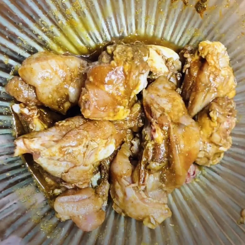 Bước 3 Ướp thịt gà Cà ri gà nấu sữa tươi