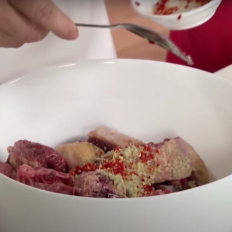 Bước 2 Ướp thịt vịt Lẩu vịt hầm sả