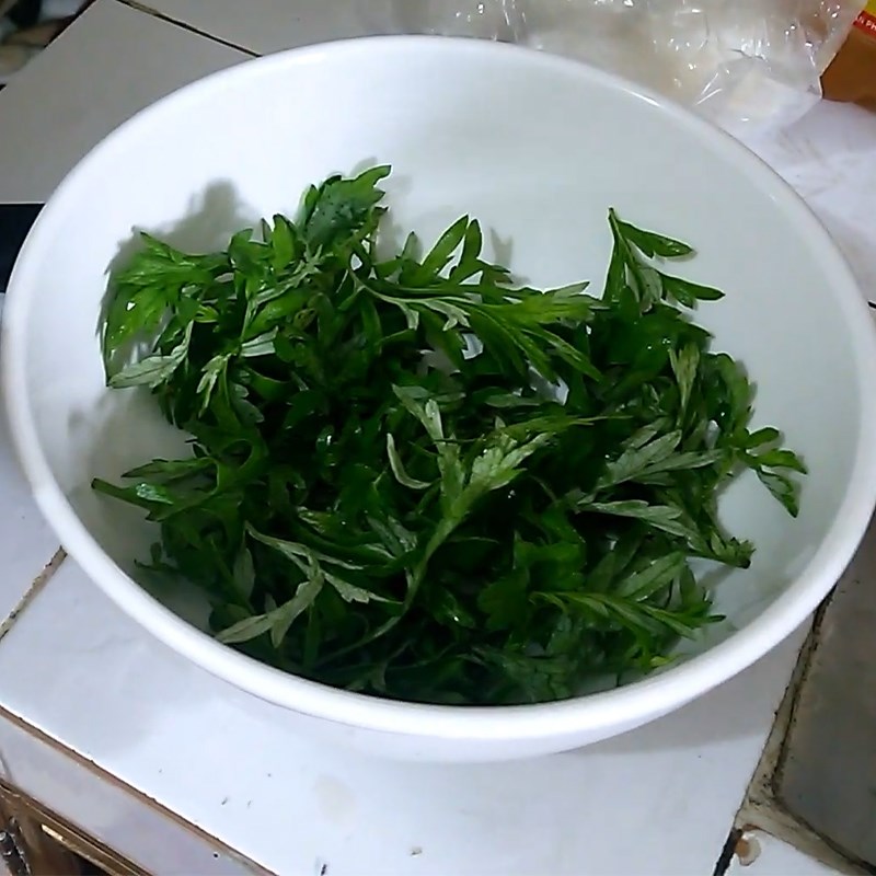 Bước 1 Ướp trứng vịt lộn Trứng vịt lộn hấp bia