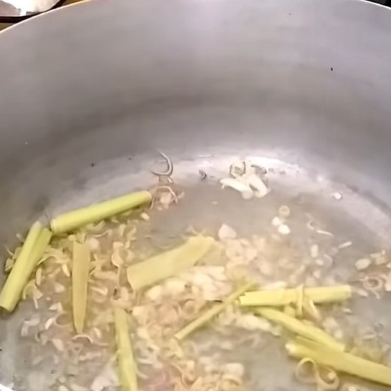 Bước 3 Xào ếch Lẩu ếch sa tế