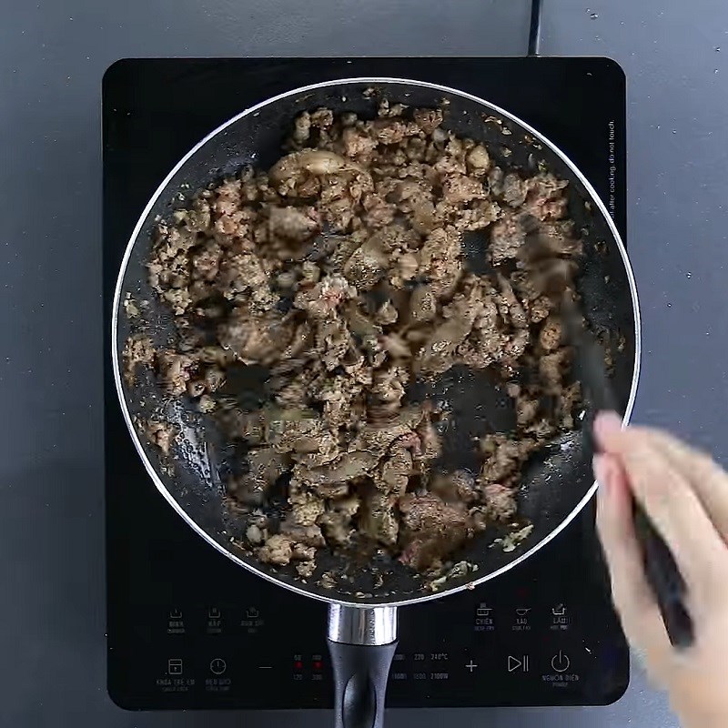 Bước 2 Xào nguyên liệu Pate gan gà không cần hấp