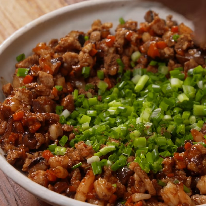 Bước 2 Xào nhân bánh Bánh khoai môn kén nhân tôm thịt
