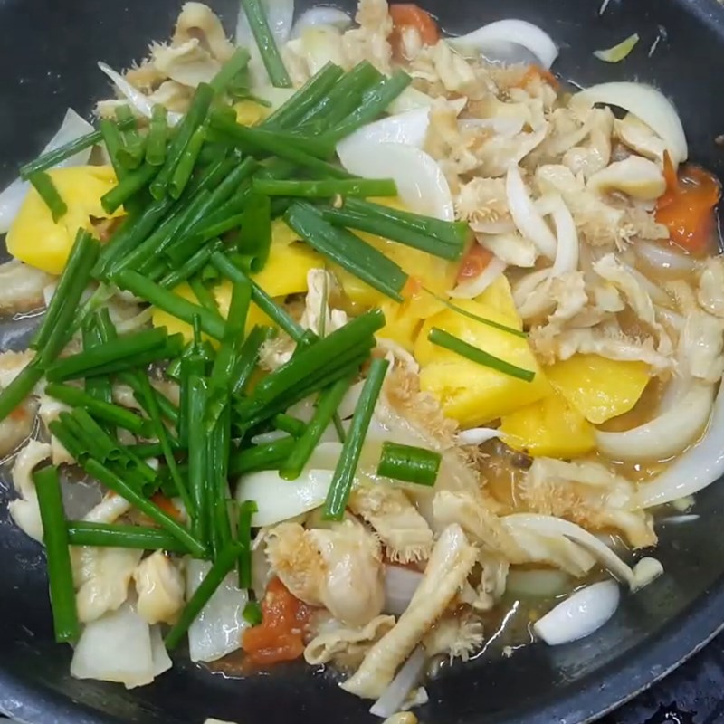 Bước 2 Xào sách bò Lòng bò xào dứa