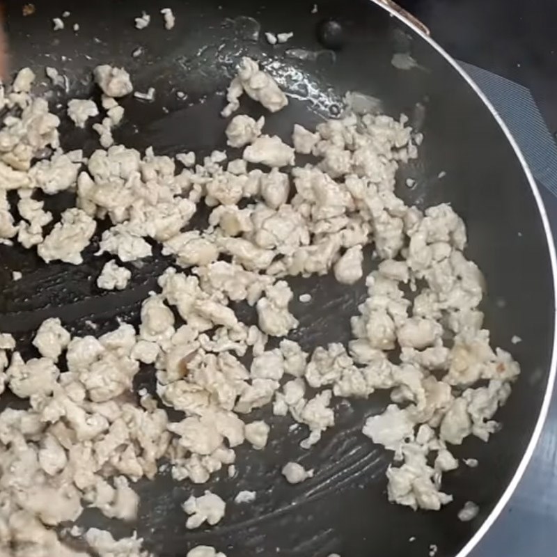 Bước 4 Xào thịt băm Miến trộn chua ngọt