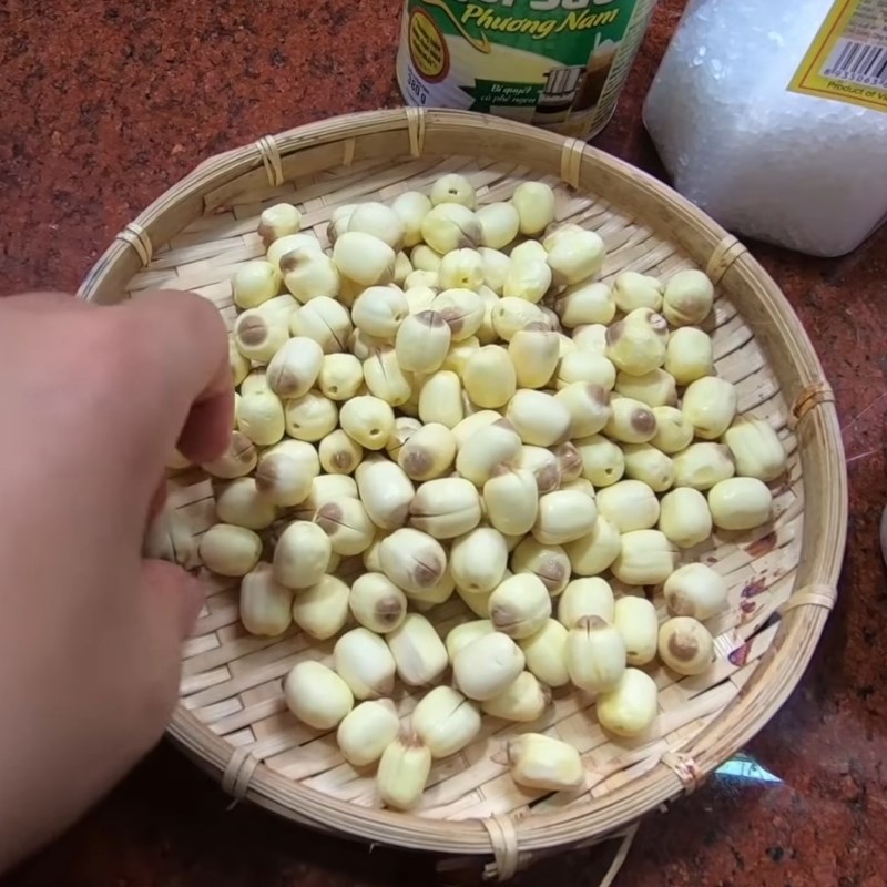 Bước 1 Xay hạt sen Sữa hạt sen thuần túy