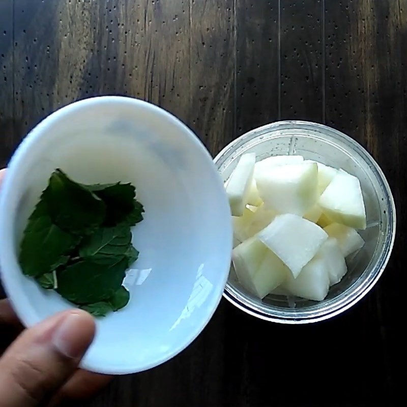 Bước 2 Xay hỗn hợp bí đao bạc hà Nước ép bí đao bạc hà