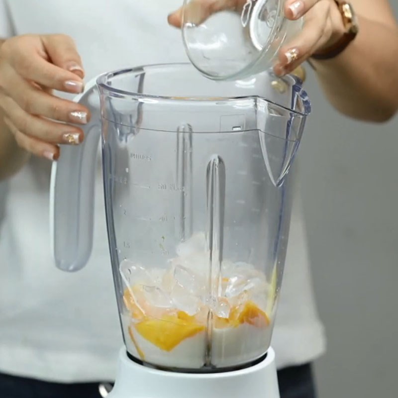 Bước 2 Xay sinh tố Sinh tố xoài bơ