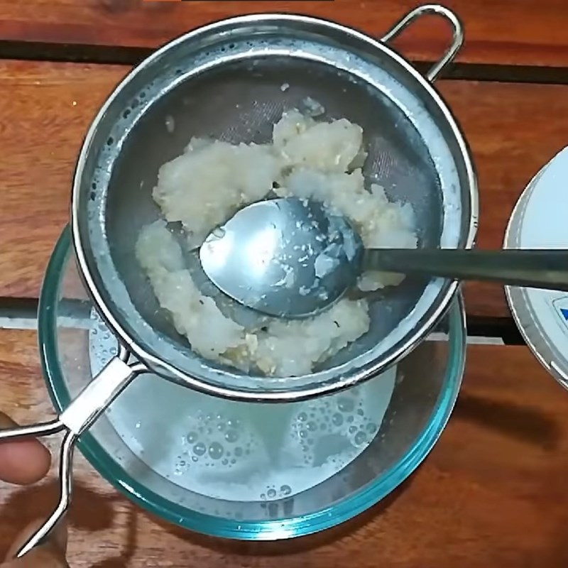 Bước 2 Xay và lọc nước ép chôm chôm Nước ép chôm chôm