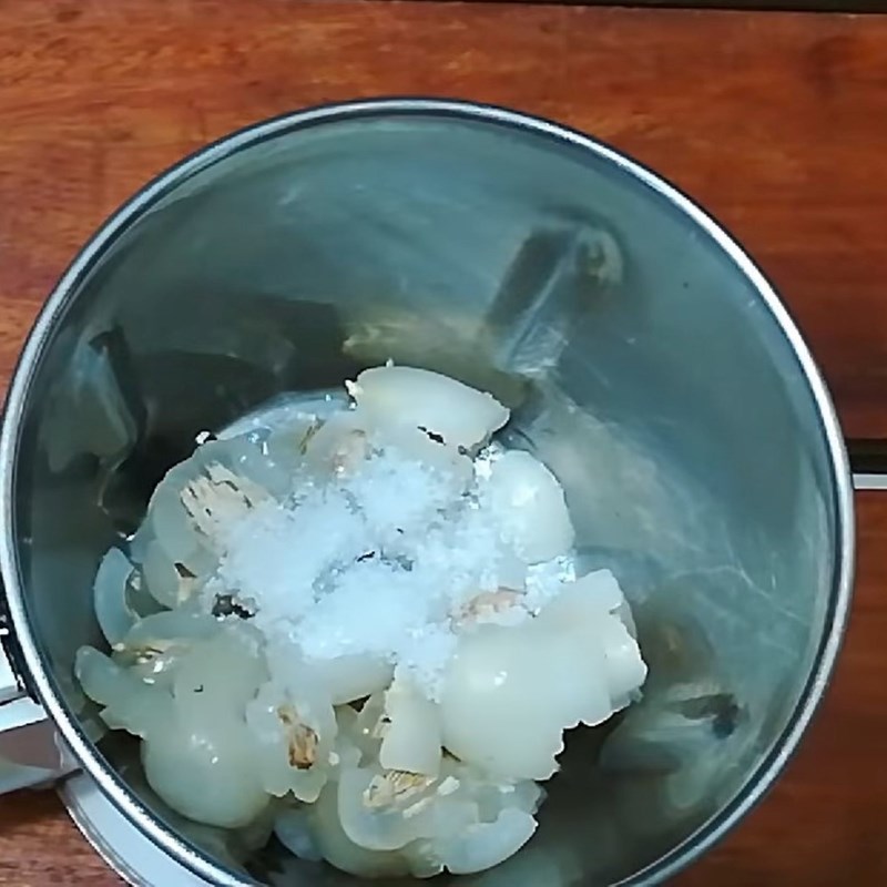 Bước 2 Xay và lọc nước ép chôm chôm Nước ép chôm chôm