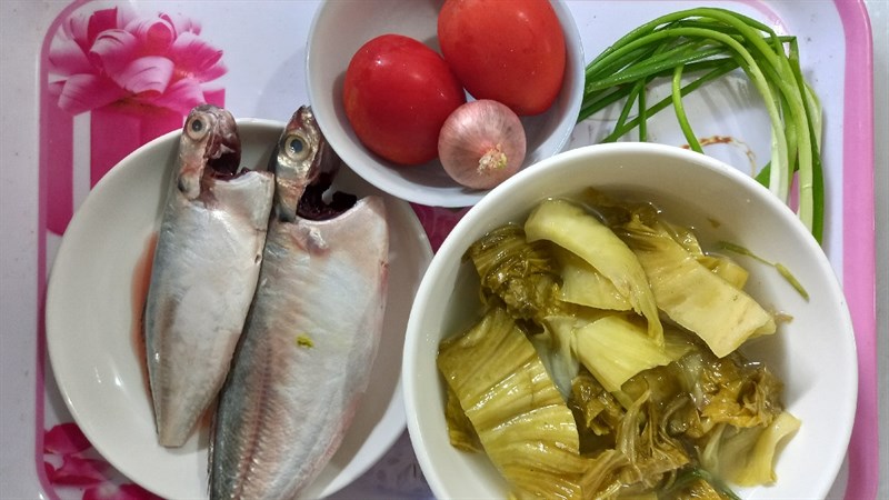Nguyên liệu món ăn cá bạc má nấu dưa chua