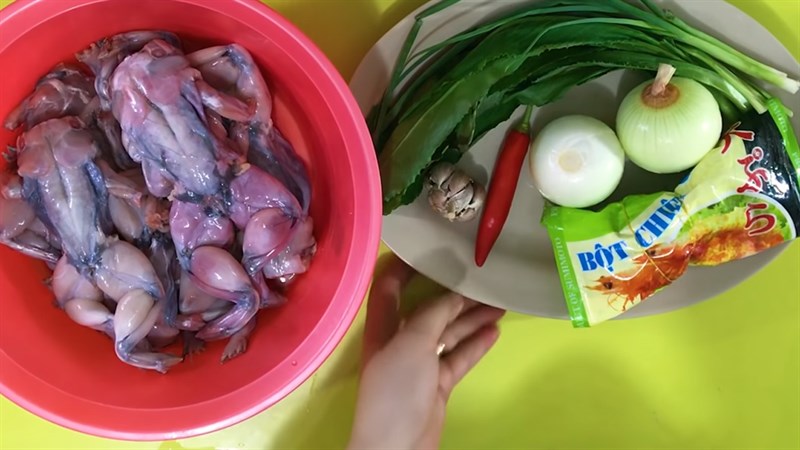 Nguyên liệu món ăn ếch xào hành tây