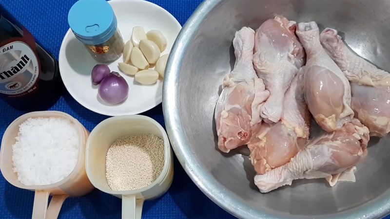 Nguyên liệu món ăn đùi gà chiên nước tương và chiên muối