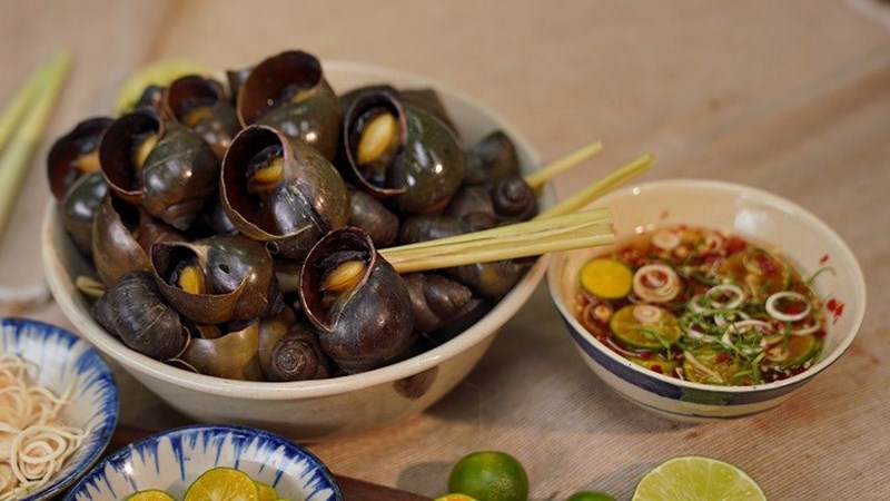 Ốc hấp sả