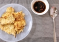 Hướng dẫn làm trứng chiên hành tây thơm ngon dành cho người không ăn hành lá 18 11 1200x676 2 1