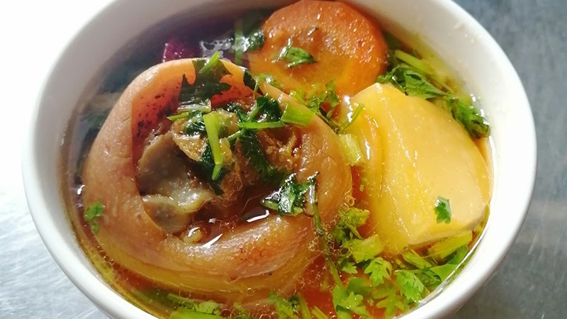 Canh cà rốt chân giò