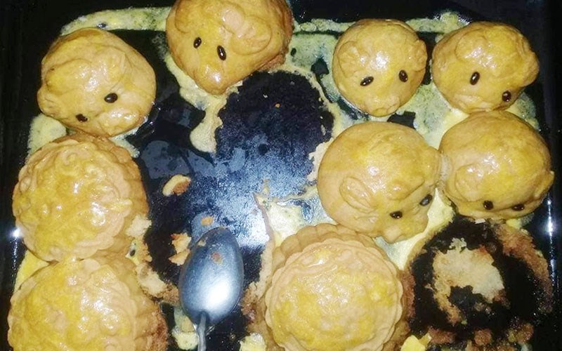 Bánh trung thu bị chảy xệ khi nướng, không sắc nét