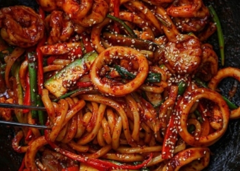 1200KoreanSpicyGarlicSeafoodNoodles18 L 1200x676 1