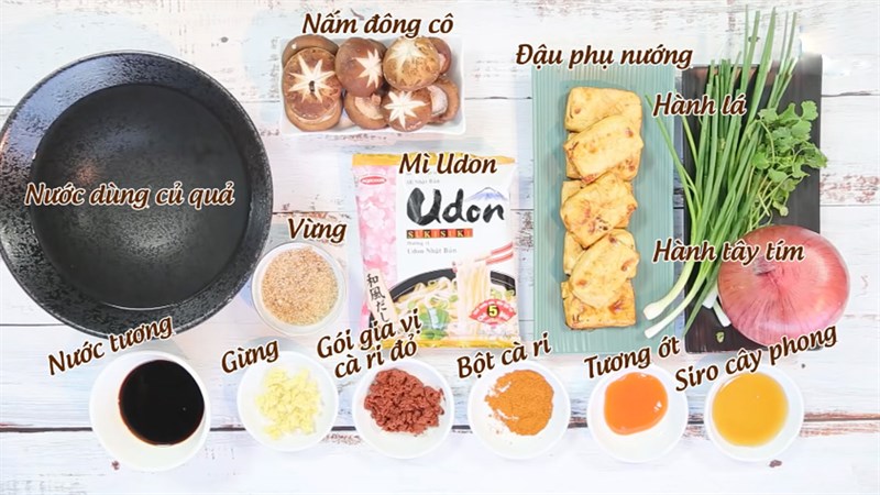 Nguyên liệu món ăn mì udon cà ri