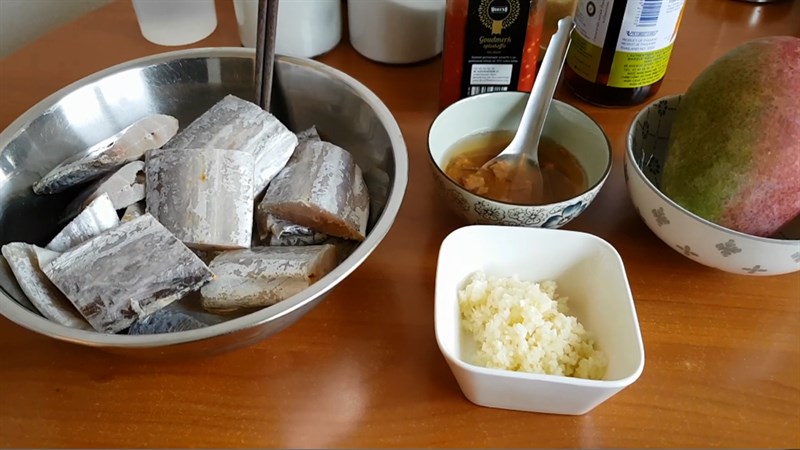 Nguyên liệu món ăn cá hố chiên sả ớt, chiên nước mắm và chiên giòn