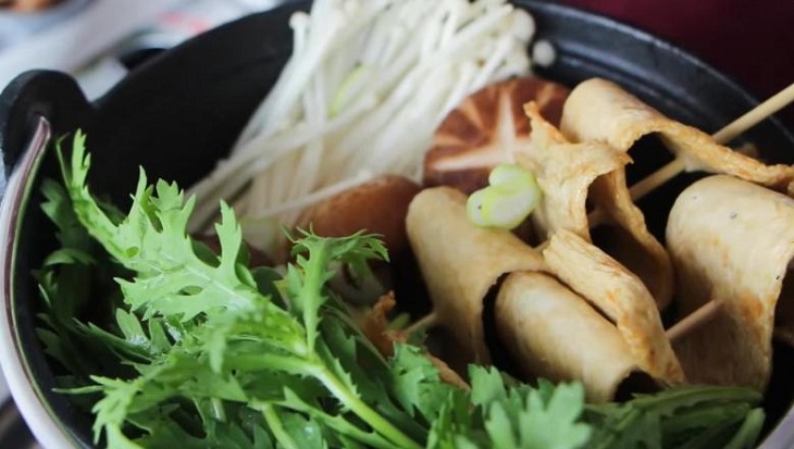Bước 3 Nấu lẩu Lẩu chả cá Hàn Quốc