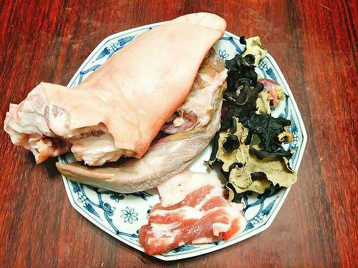 Nguyên liệu món ăn giò thủ (giò xào)