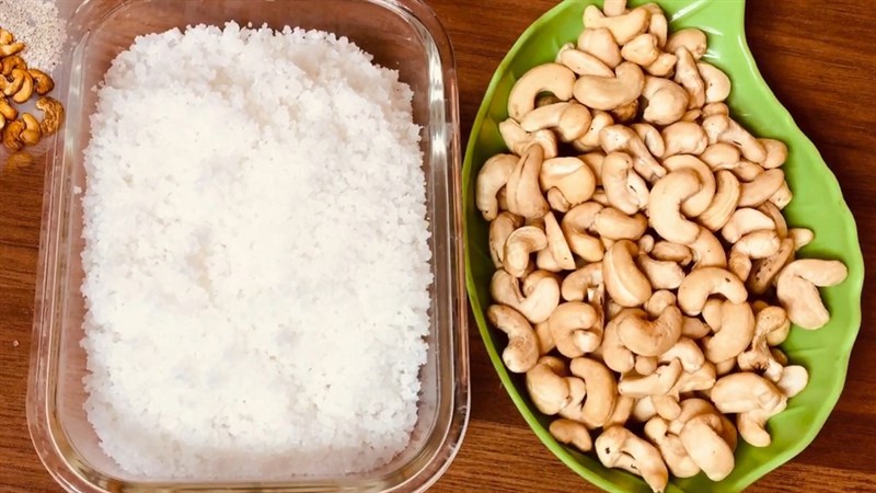 Nguyên liệu món ăn 2 cách làm hạt điều rang muối và rang tỏi ớt