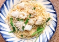 2 cach lam mi xao muc ngon mieng de lam don gian dam da huong avt 1200x676 1